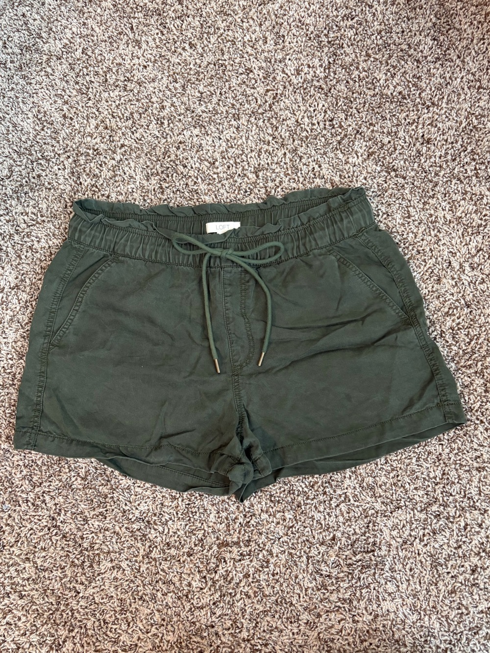 LOFT Olive Drawstring Shorts